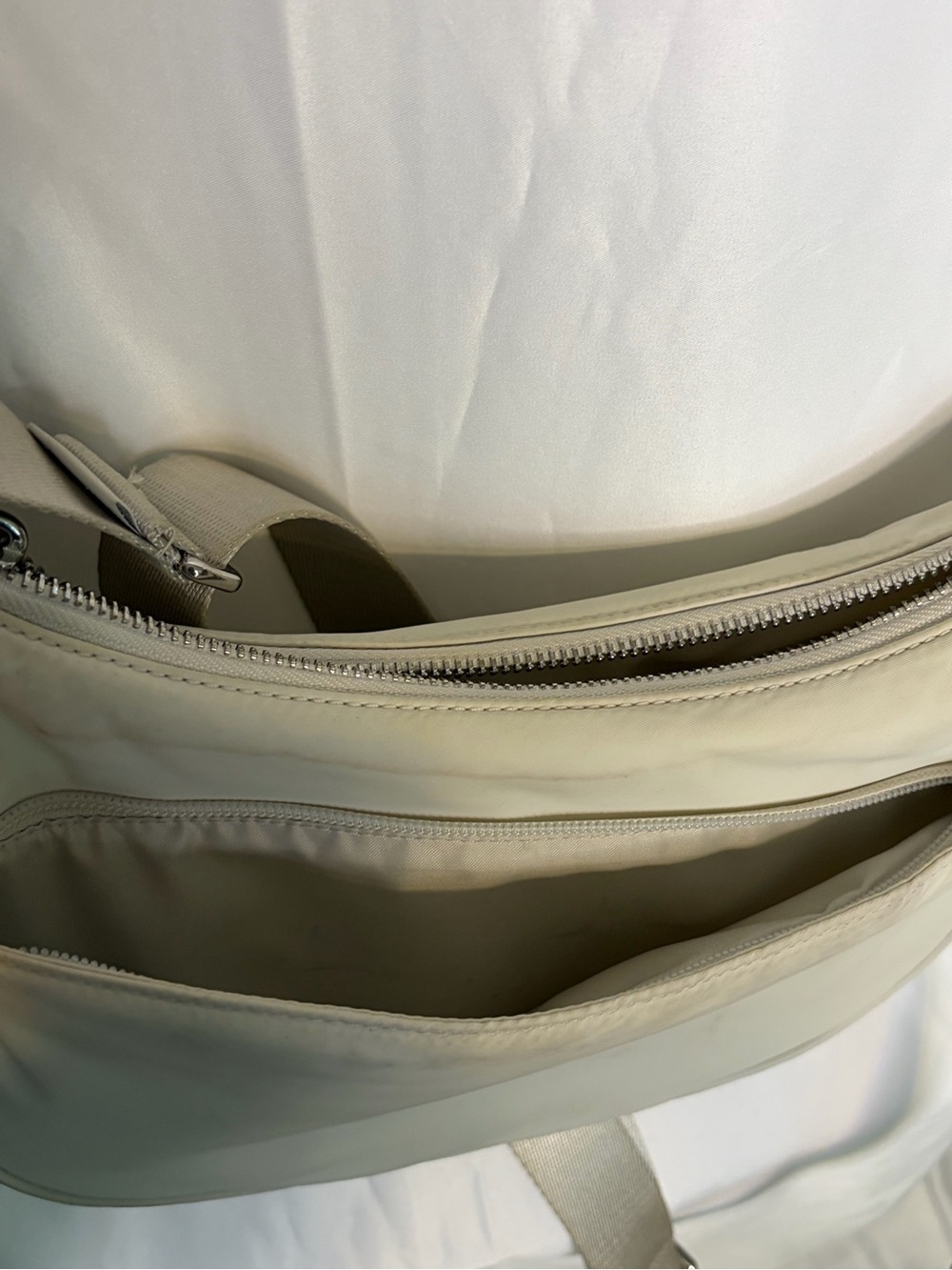 lululemon athletica Cream Crossbody Bag​ - Picture 11 of 11